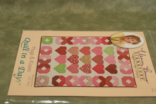 HUGS AND KISSES QUILT PATTERN by Eleanor BURNS